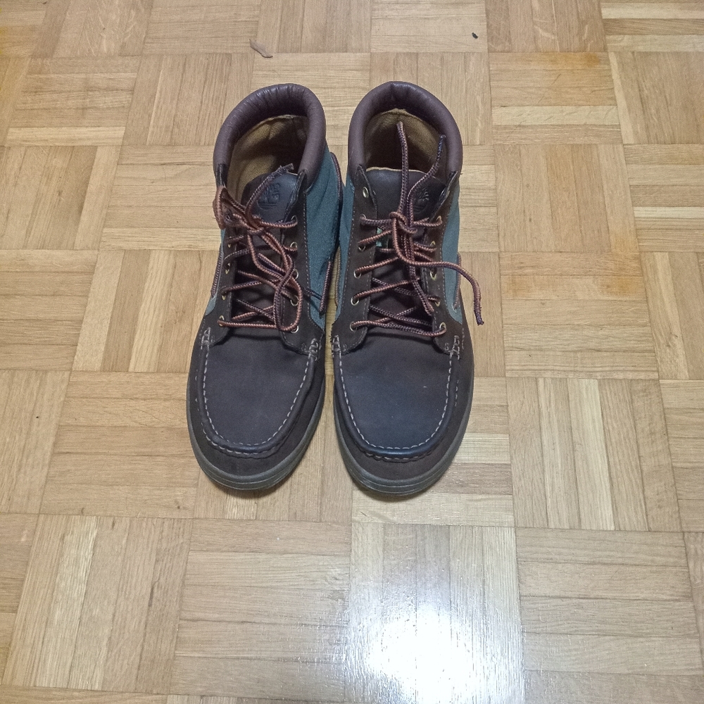 Mens Timberland Chukka Boots 10..CLEAROUT CLOSET SALE